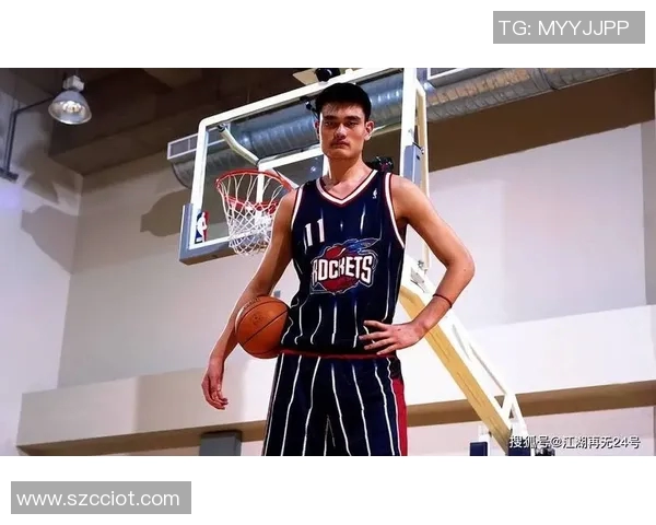 姚明的外貌特征与个人魅力深度解析，揭示这位篮球巨星的独特风采与影响力